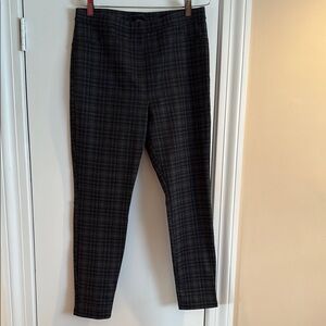 Sanctuary Women’s Black Plaid Pants. Pockets in back. Barely worn. Size XL